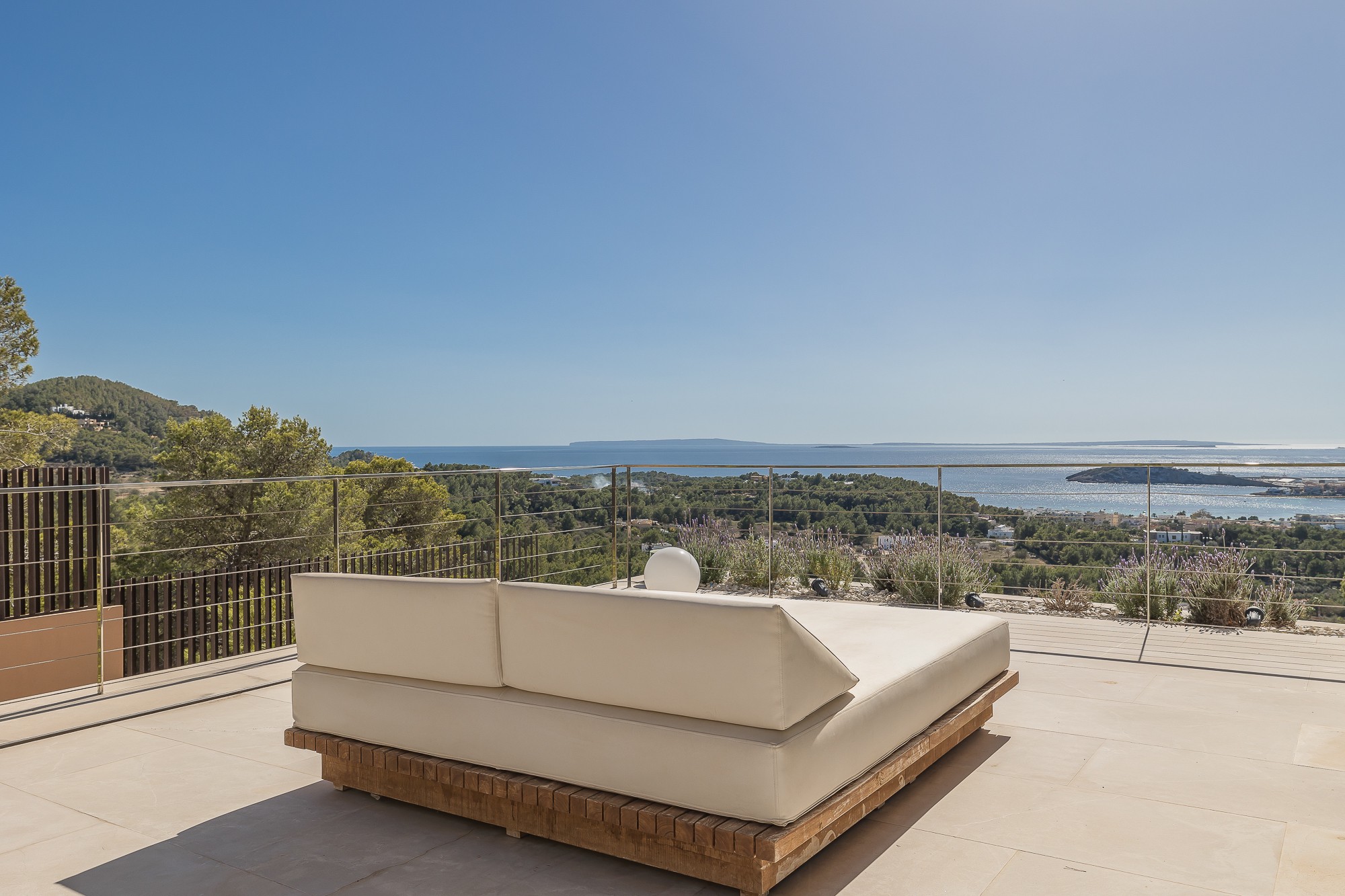 Mediterrane Villa mit Panoramablick auf das Meer in Can Rimbau - 19