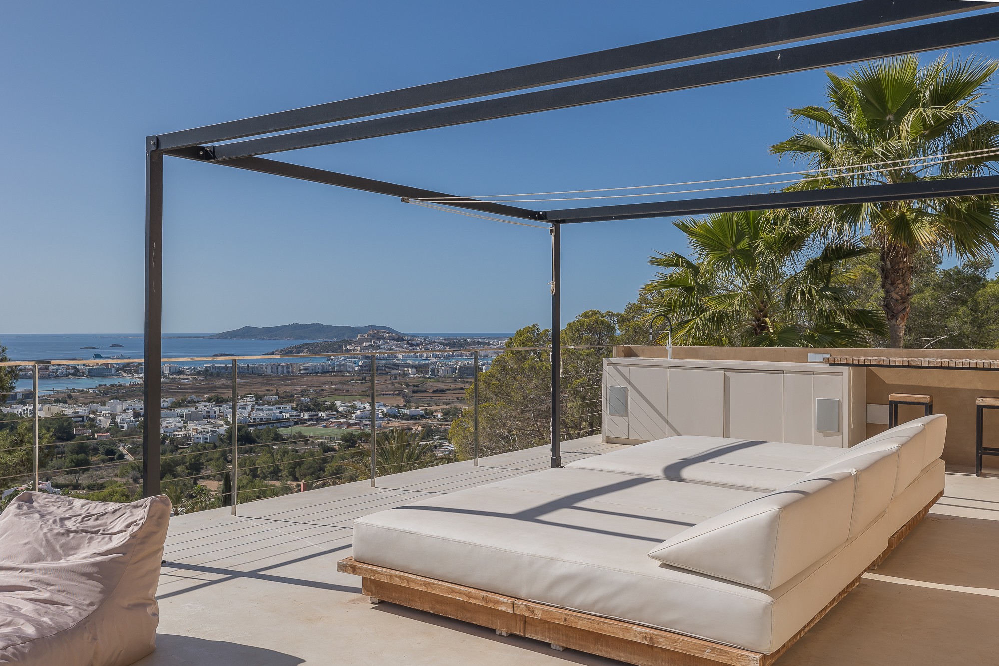 Mediterrane Villa mit Panoramablick auf das Meer in Can Rimbau - 36