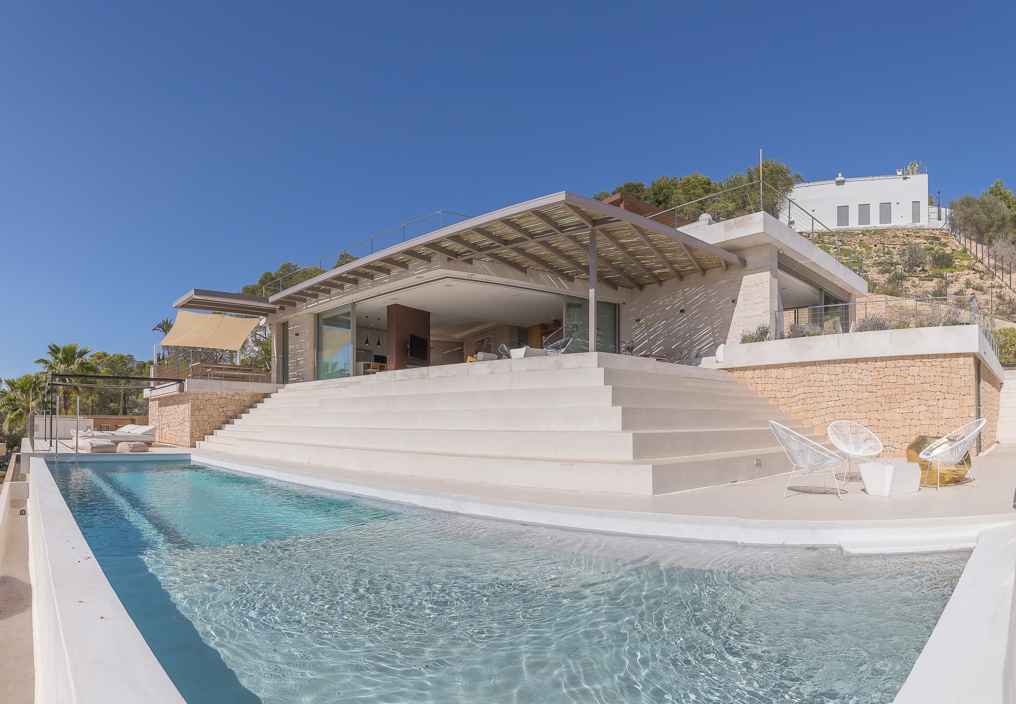 Mediterrane Villa mit Panoramablick auf das Meer in Can Rimbau - 37