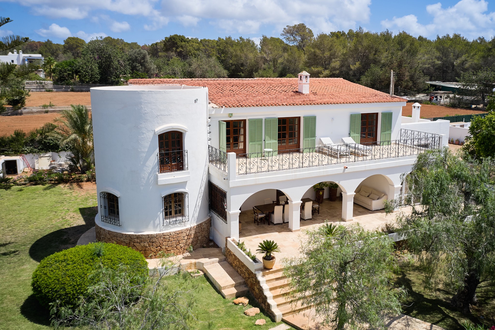 Spacious modern villa with sea views and rental licence - 32