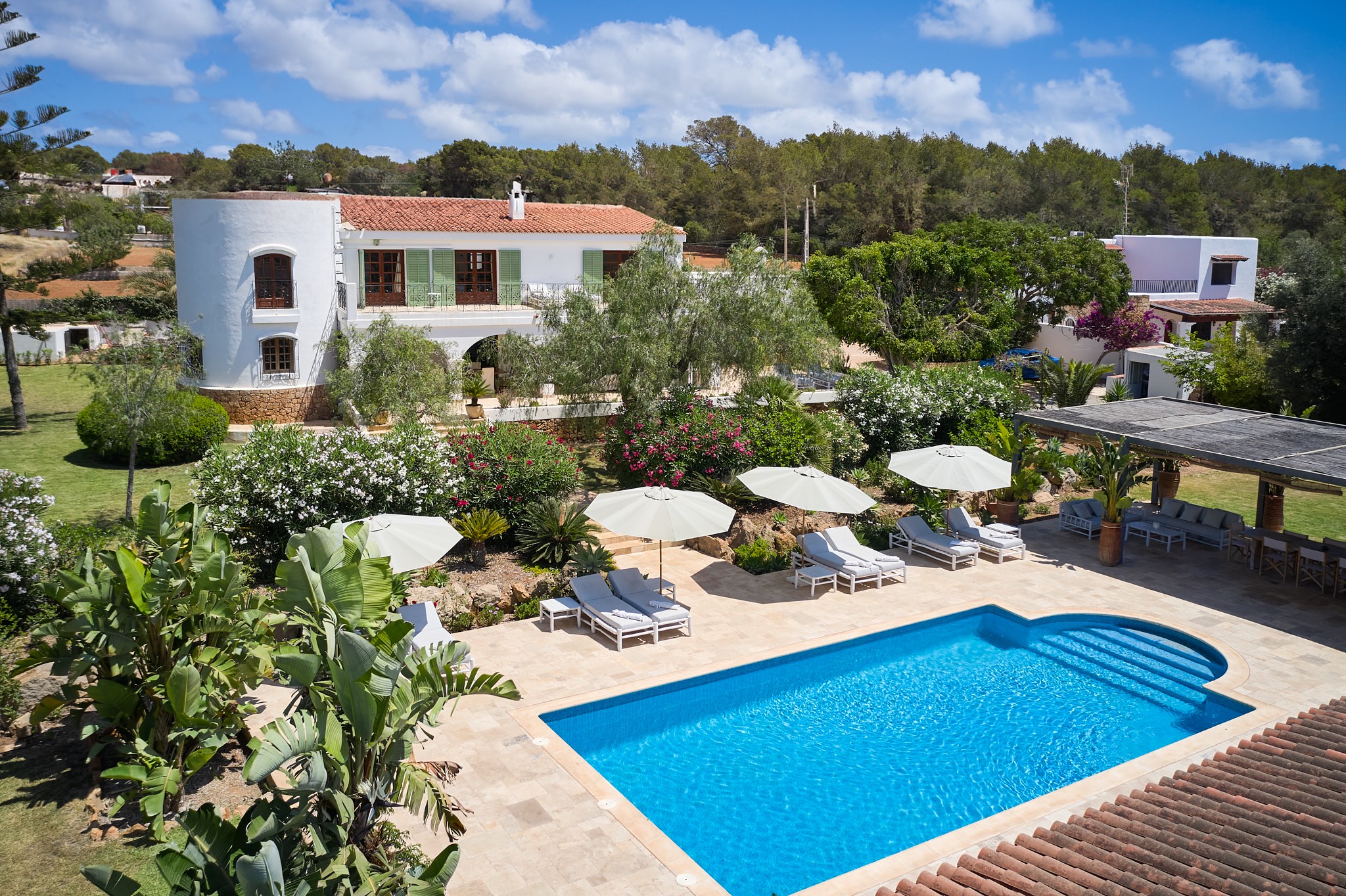 Spacious modern villa with sea views and rental licence - 30
