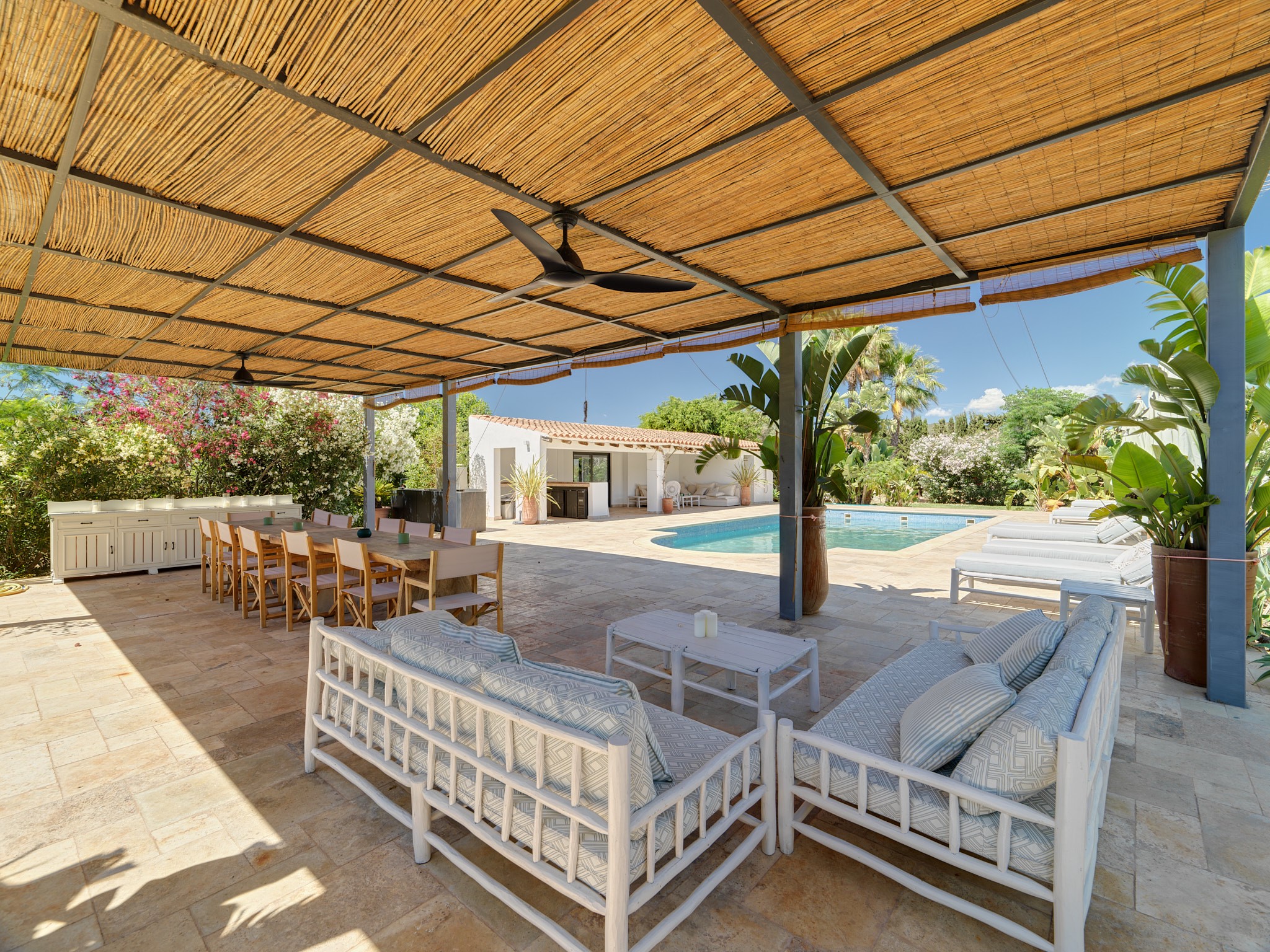 Spacious modern villa with sea views and rental licence - 5