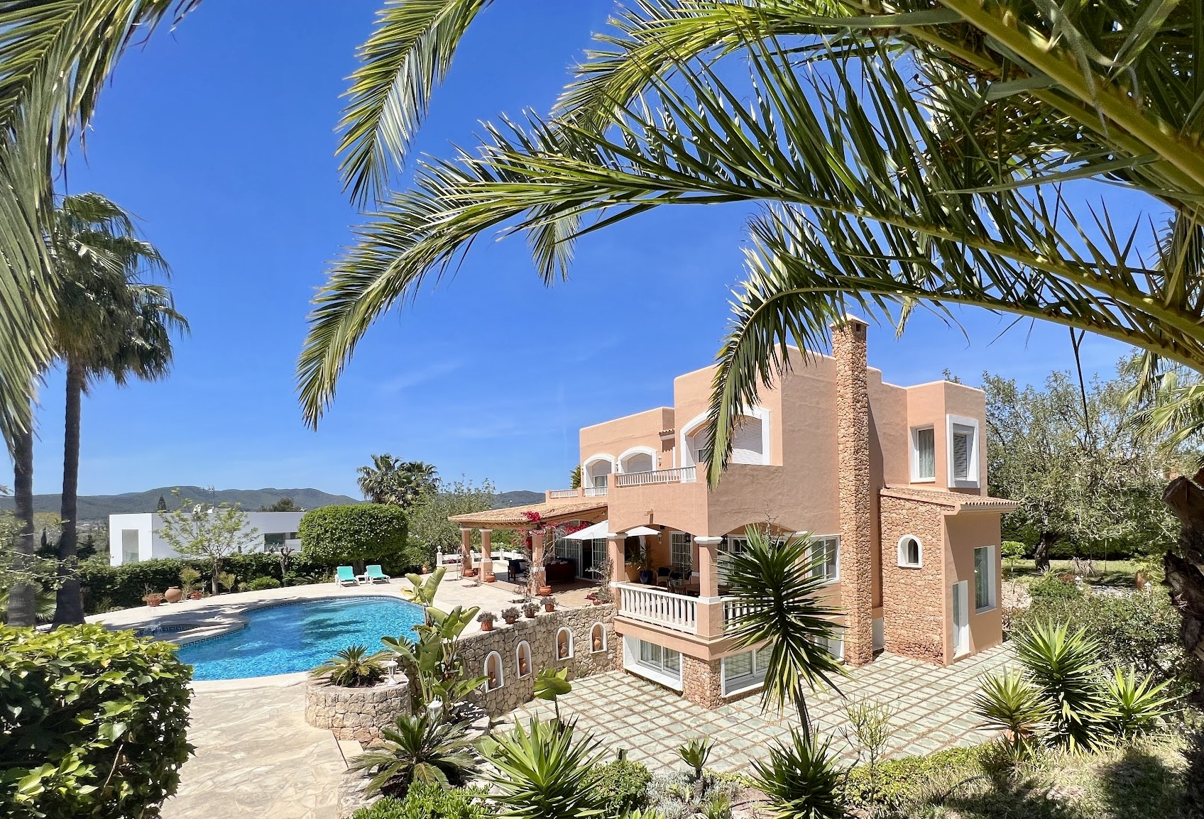 Großzügiges Familienhaus im mediterranen Stil Nahe Ibiza Stadt - 1
