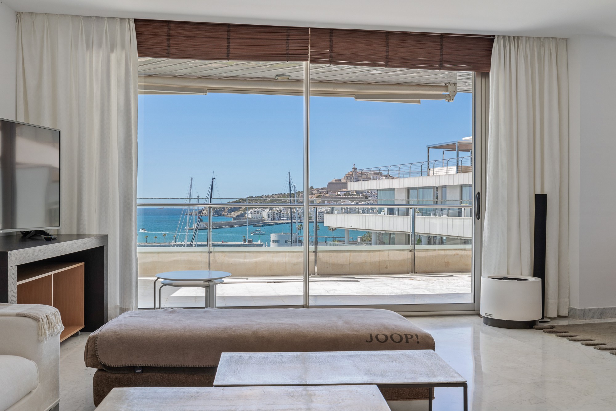 Precioso apartamento con vistas al mar y Dalt Vila en Marina Botafoch - 3