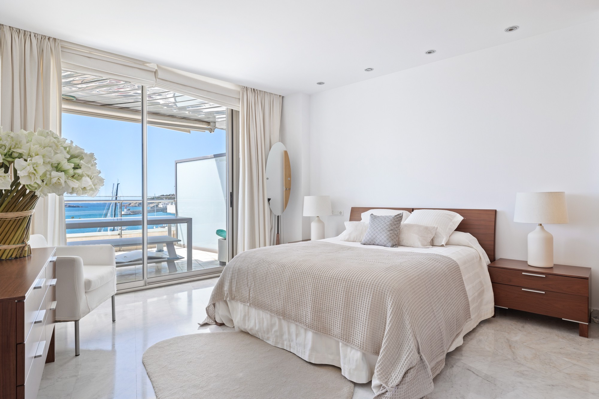 Precioso apartamento con vistas al mar y Dalt Vila en Marina Botafoch - 9