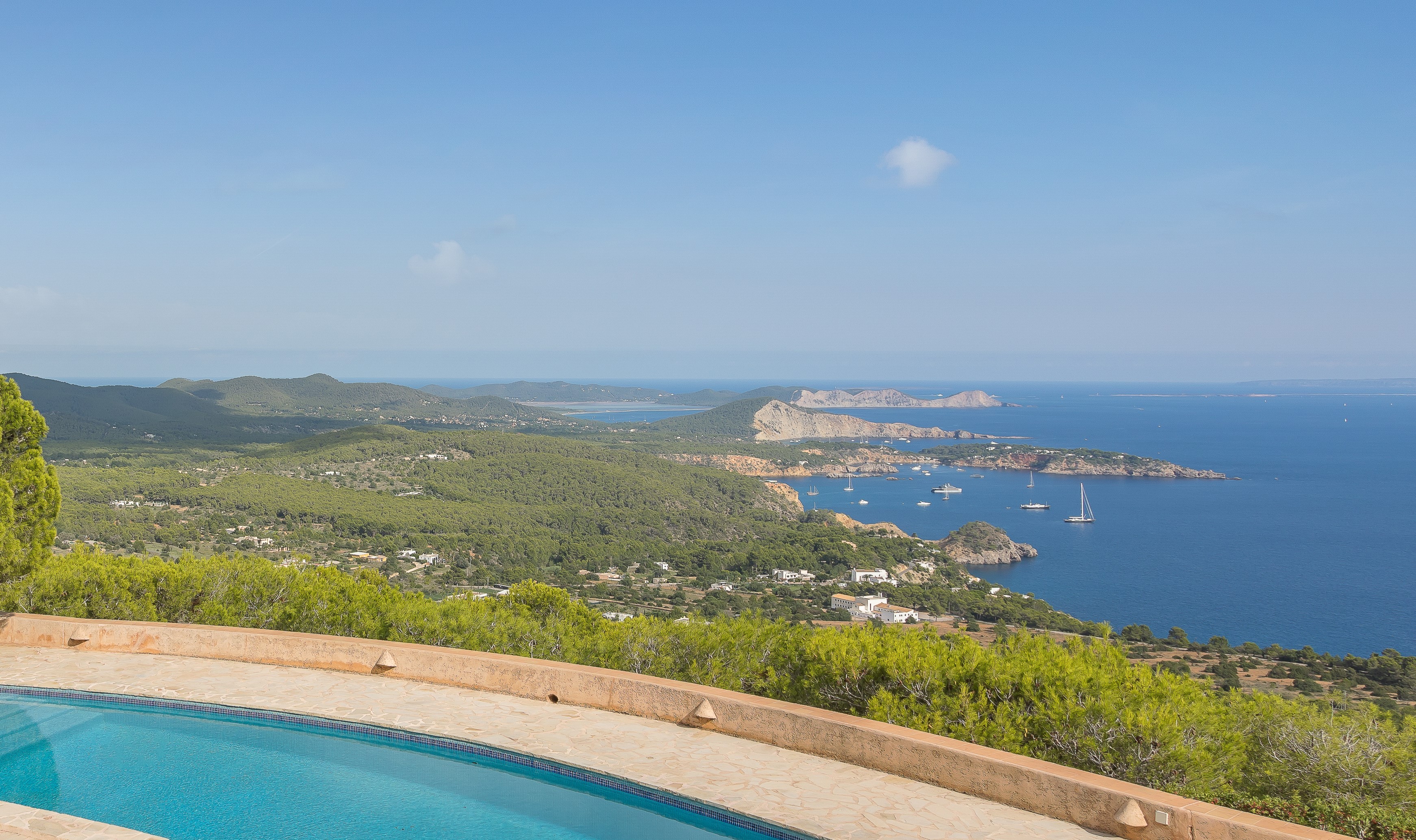 Mediterrane Villa mit atemberaubendem Blick und Privatsphäre
