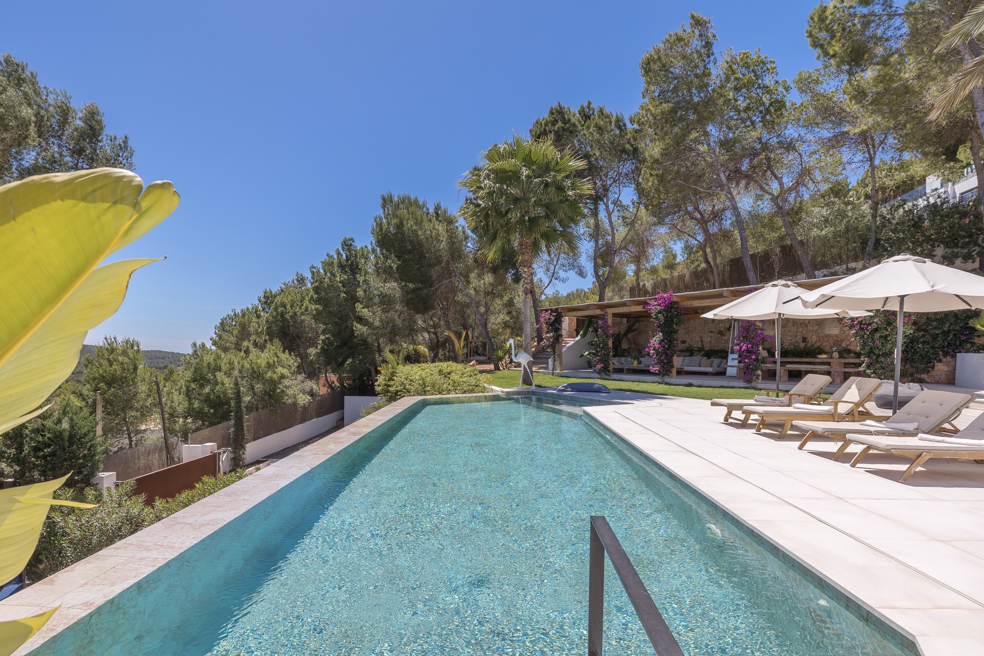 Modern villa with beautiful garden and stunning sea views - 36